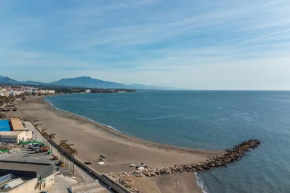2 Bed Sea View Perfect Location